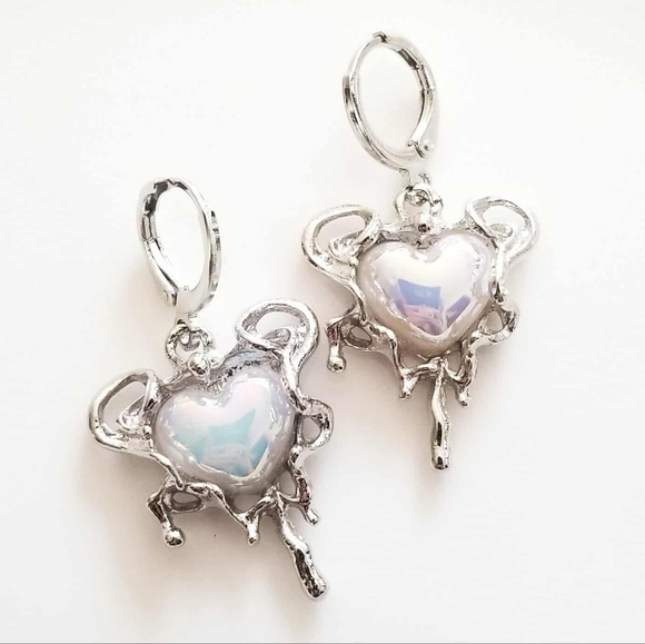 NEW Dolls Kill Cyberpunk Y2K Style Silver Earrings w/ Iridescent Dripping Hearts - Picture 3 of 6